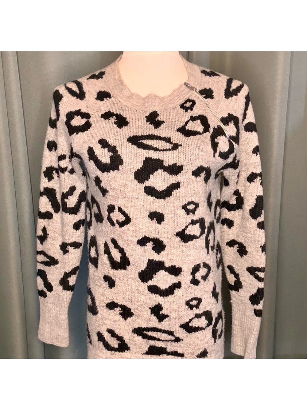 Abercrombie & Fitch Gray and Black Patterned Sweater